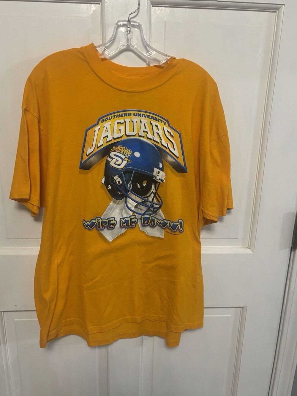 Men’s Vintage Jerzees Yellow Southern University Jaguars T-shirt. Size XL